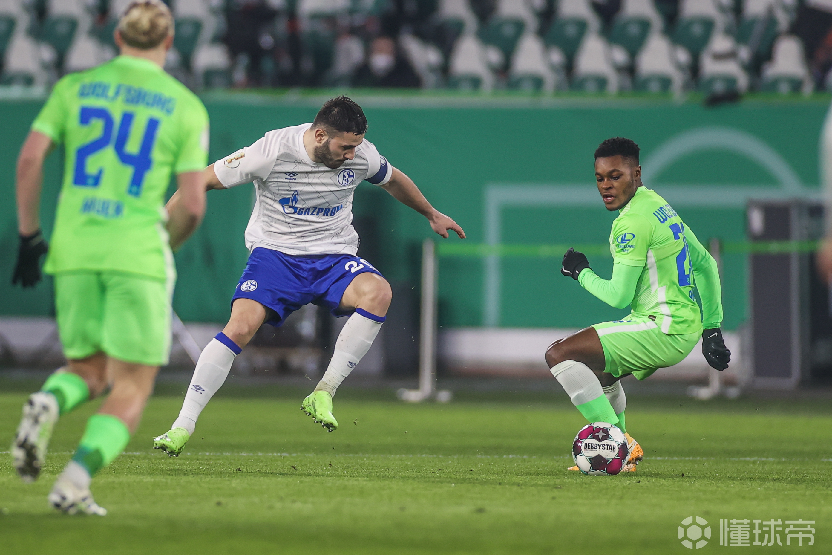 立博体育官方网站-包含尤文图斯转会期遗憾出局；志在德国杯名次提升；悬念犹存；更衣室氛围转暖的词条